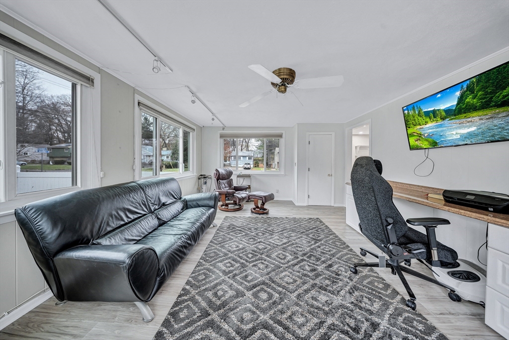 6 Woodward Rd