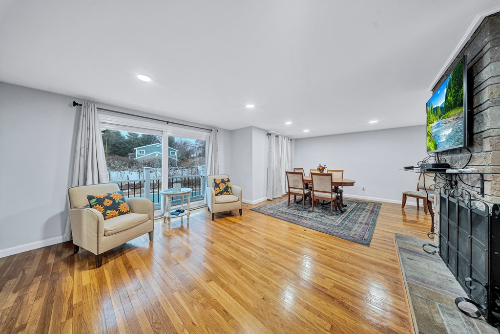 6 Woodward Rd