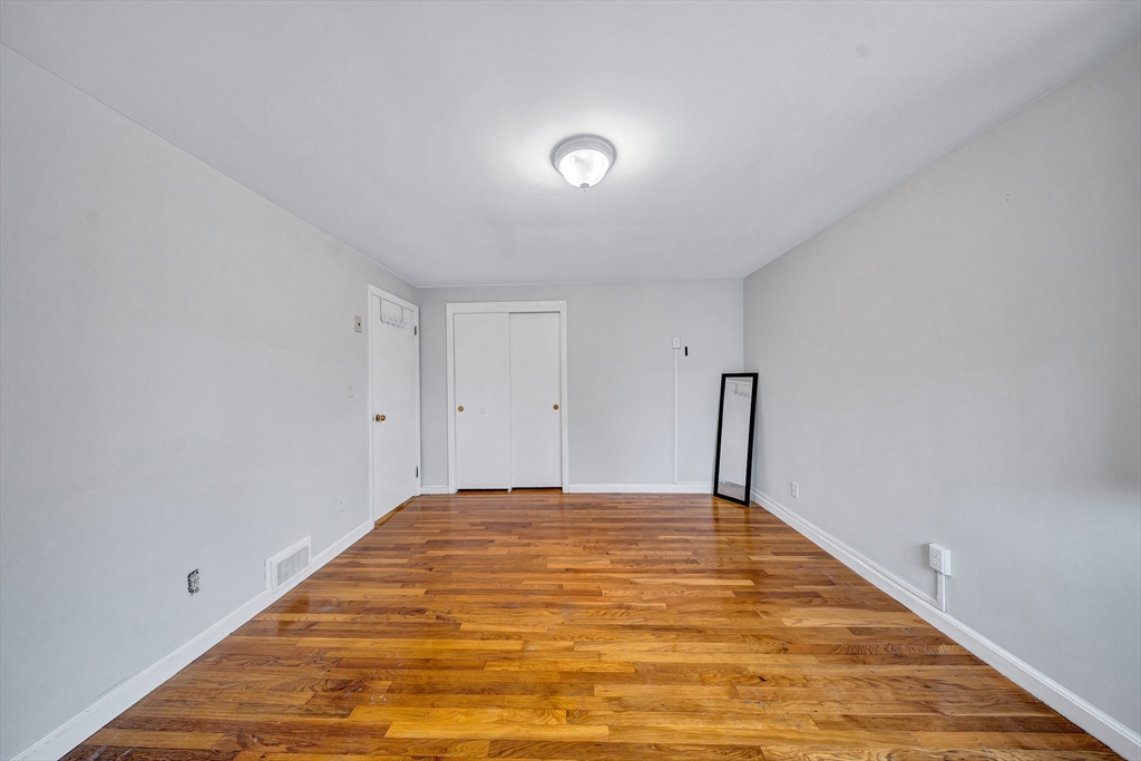 6 Woodward Rd