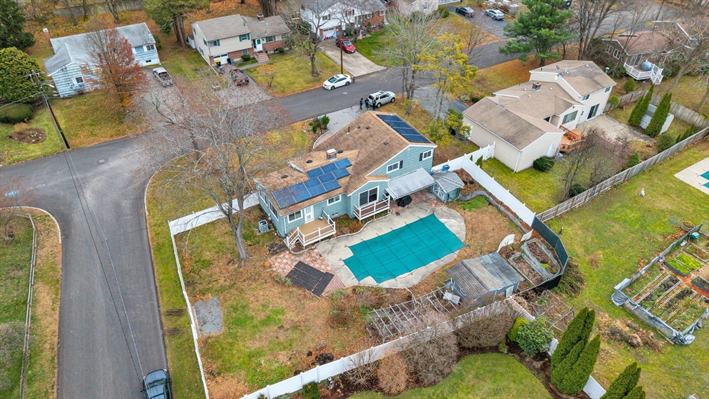 6 Woodward Rd