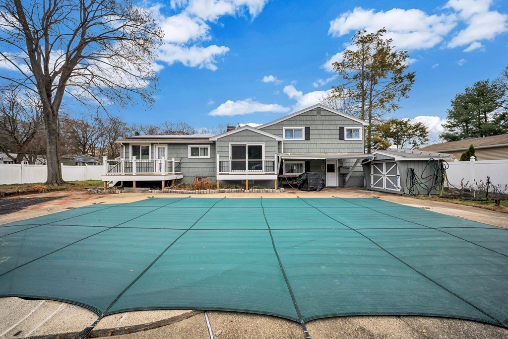 6 Woodward Rd