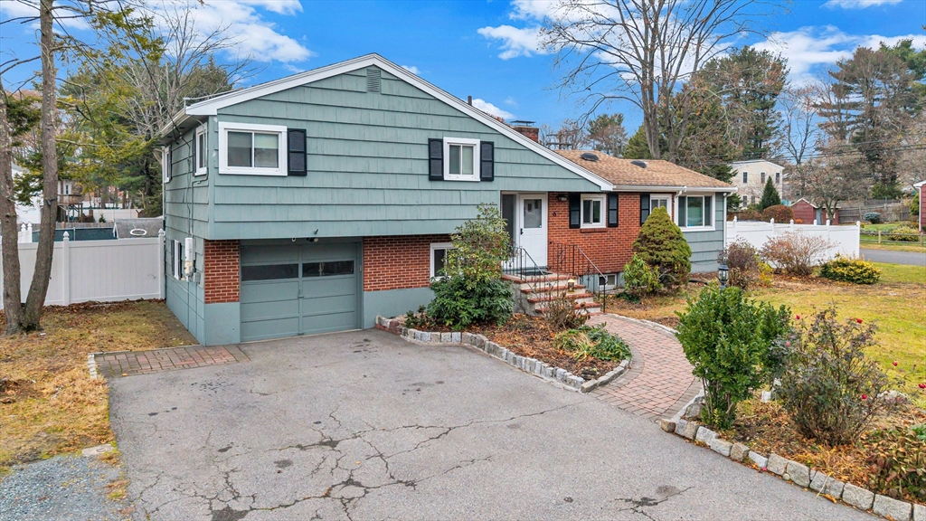 6 Woodward Rd