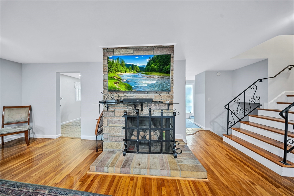6 Woodward Rd