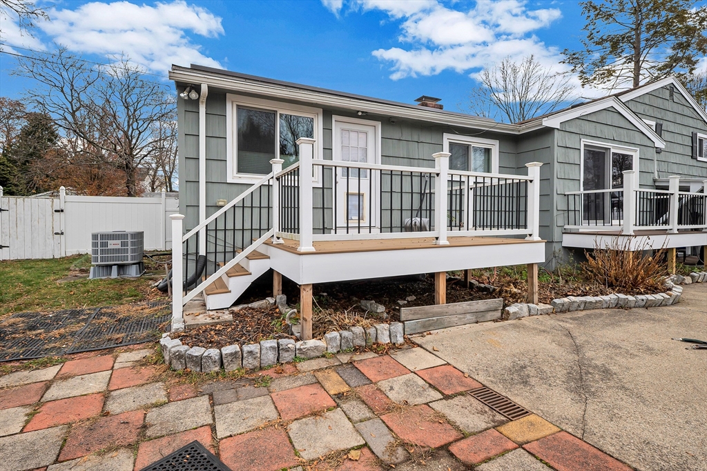 6 Woodward Rd