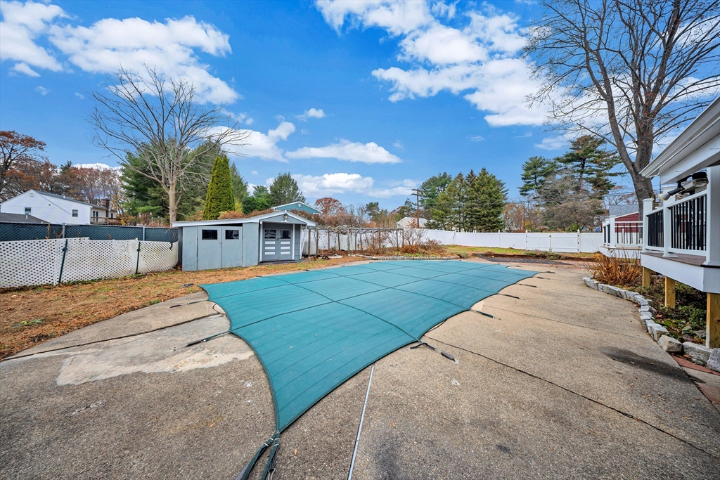 6 Woodward Rd