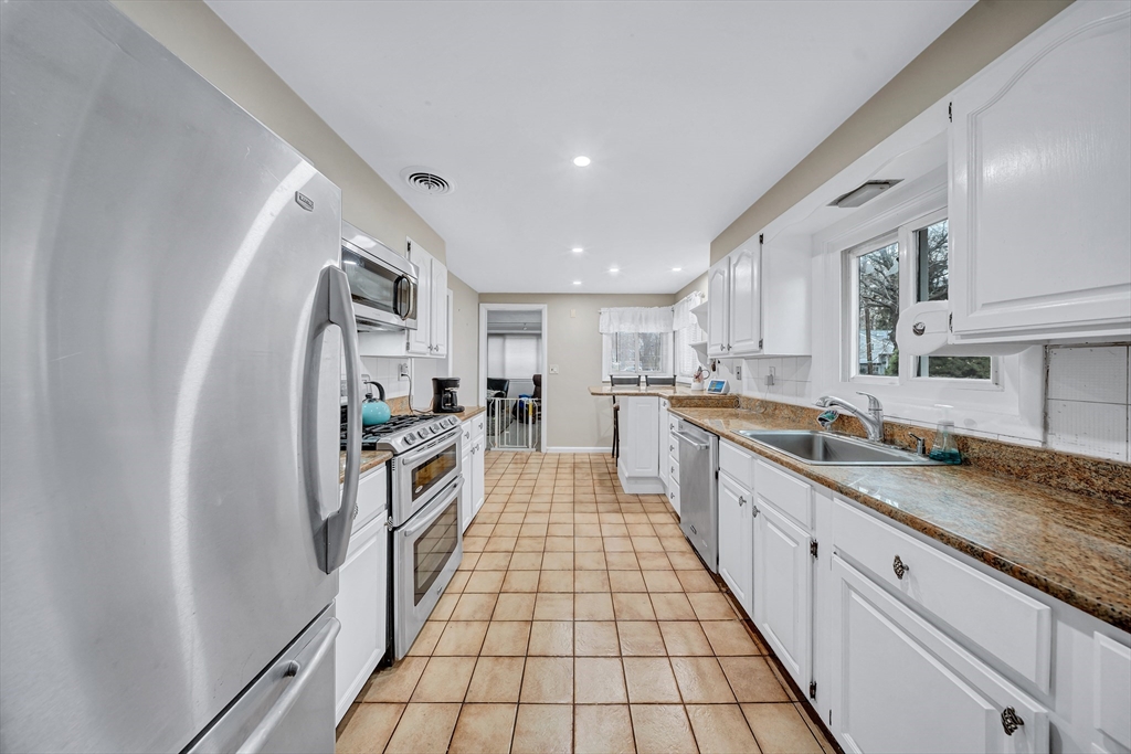 6 Woodward Rd