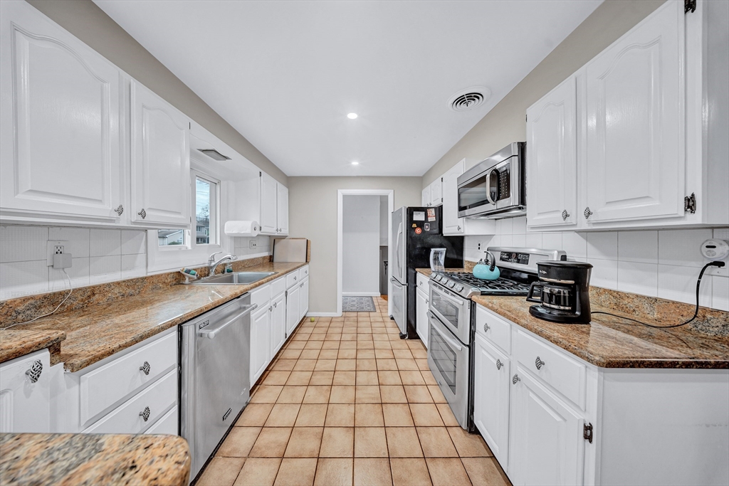6 Woodward Rd