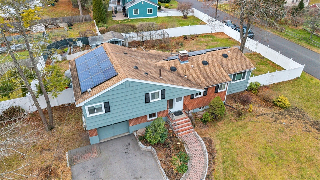 6 Woodward Rd