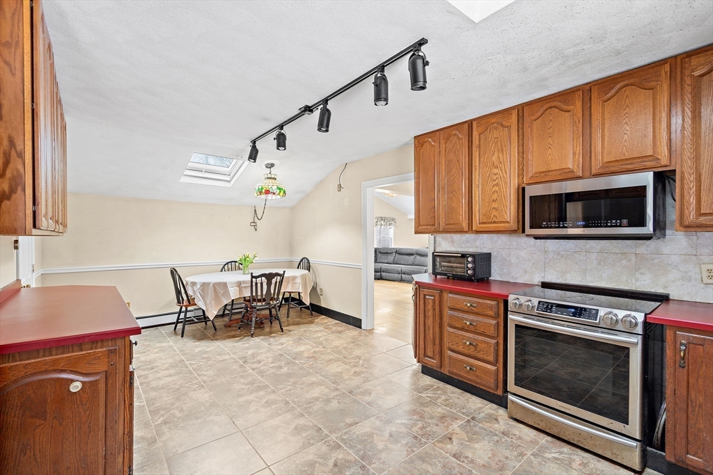 79 Royce Rd