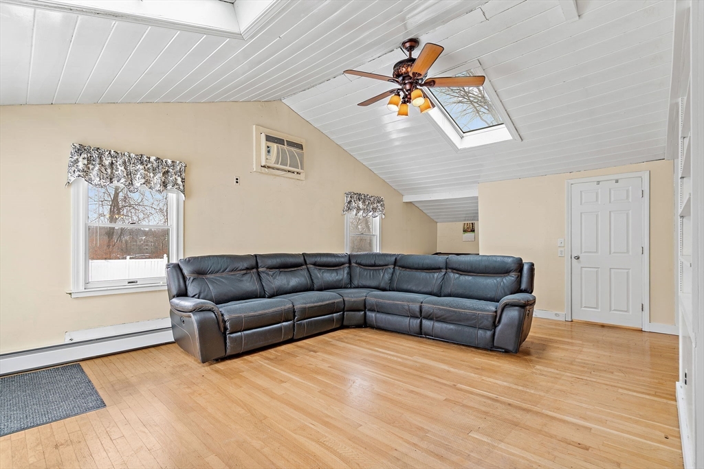 79 Royce Rd