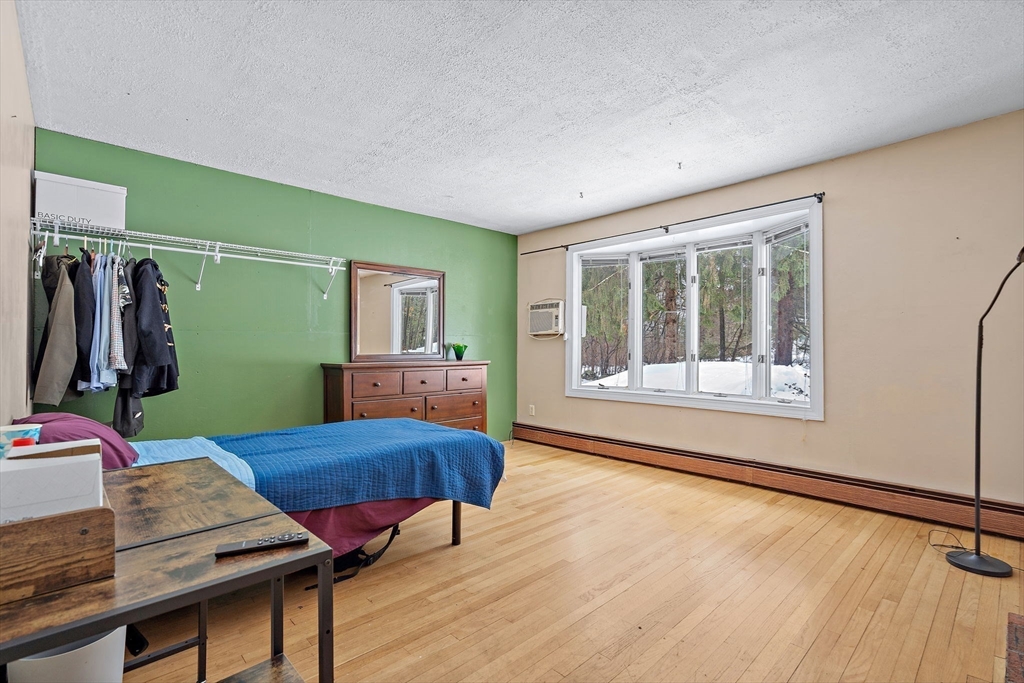 79 Royce Rd
