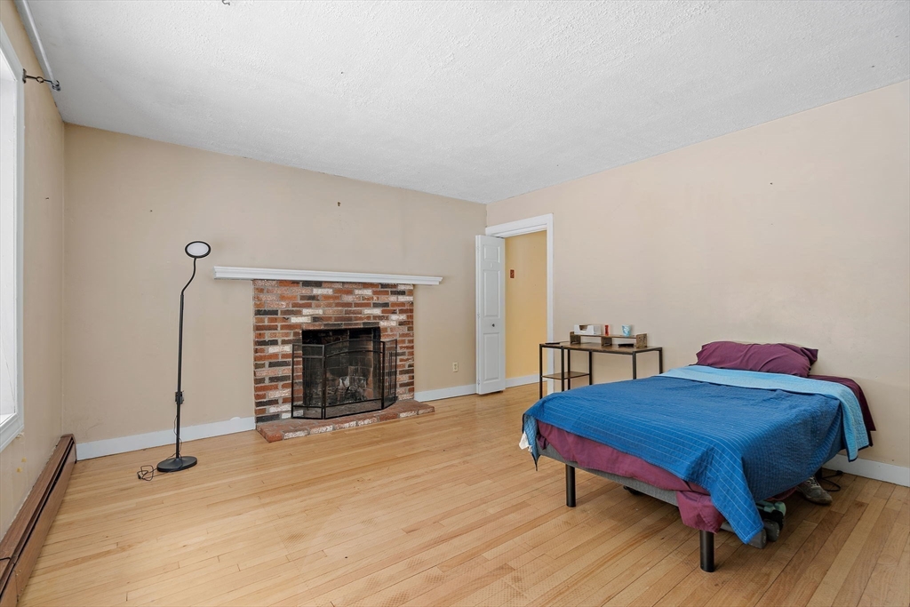 79 Royce Rd
