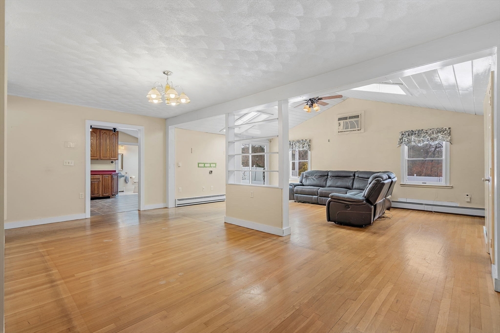 79 Royce Rd