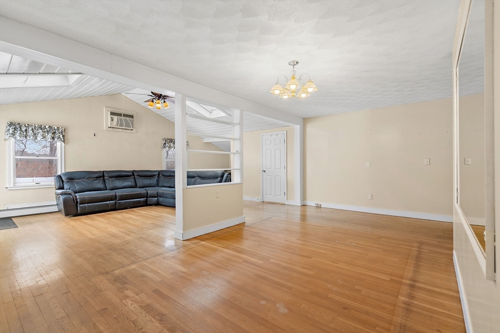 79 Royce Rd