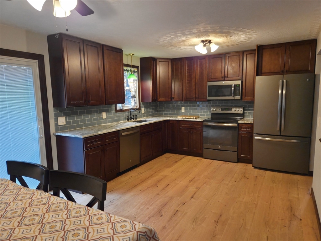 35 Pine Ridge Dr