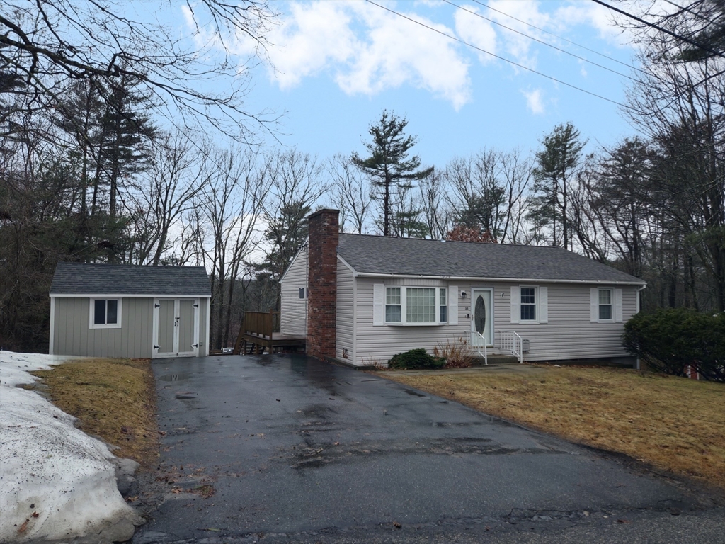 35 Pine Ridge Dr