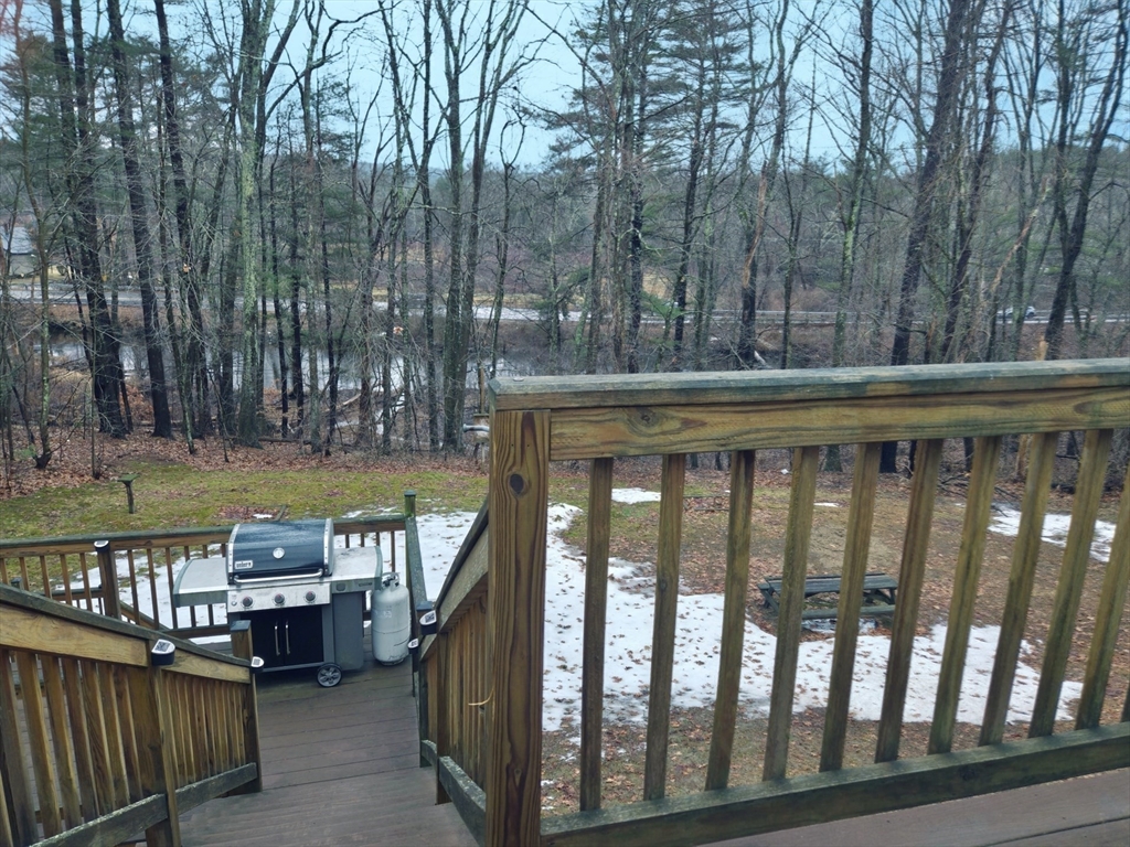 35 Pine Ridge Dr