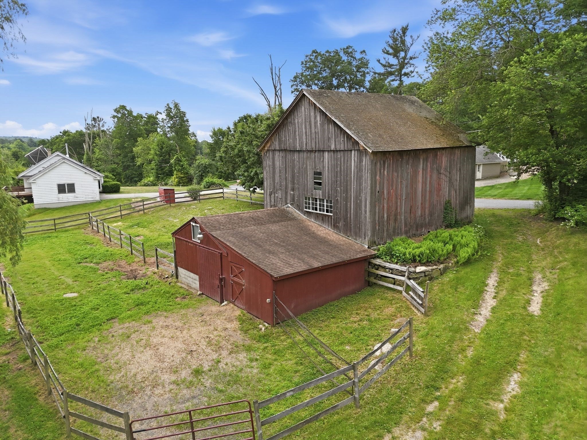 11 James Rd