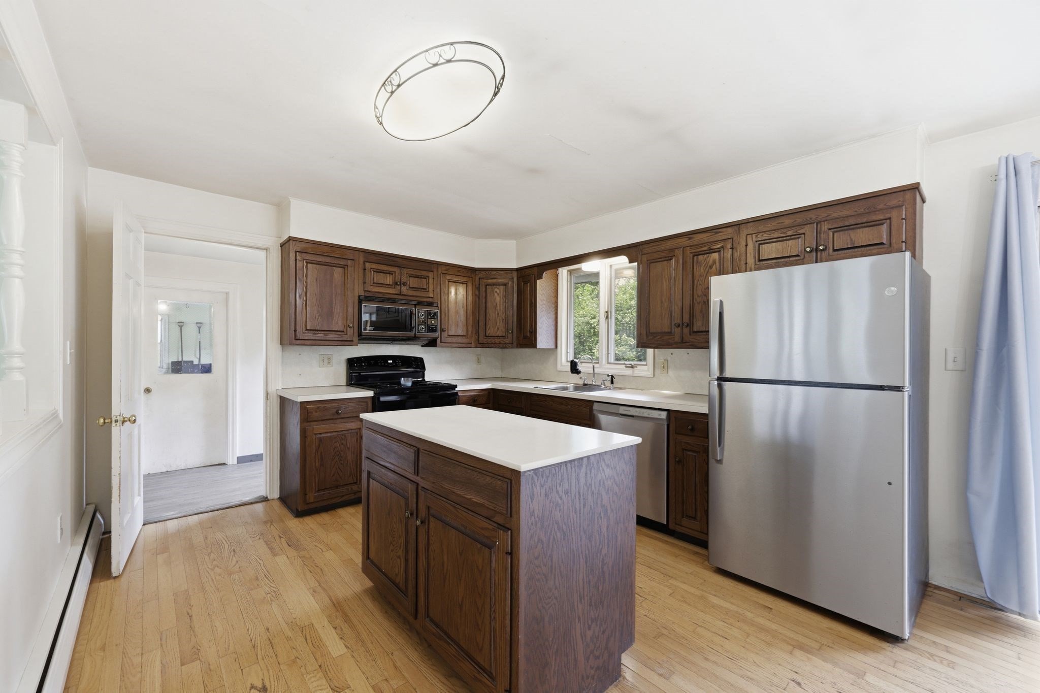 11 James Rd