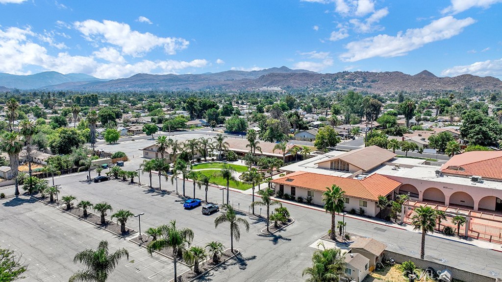 600 E Mayberry Avenue