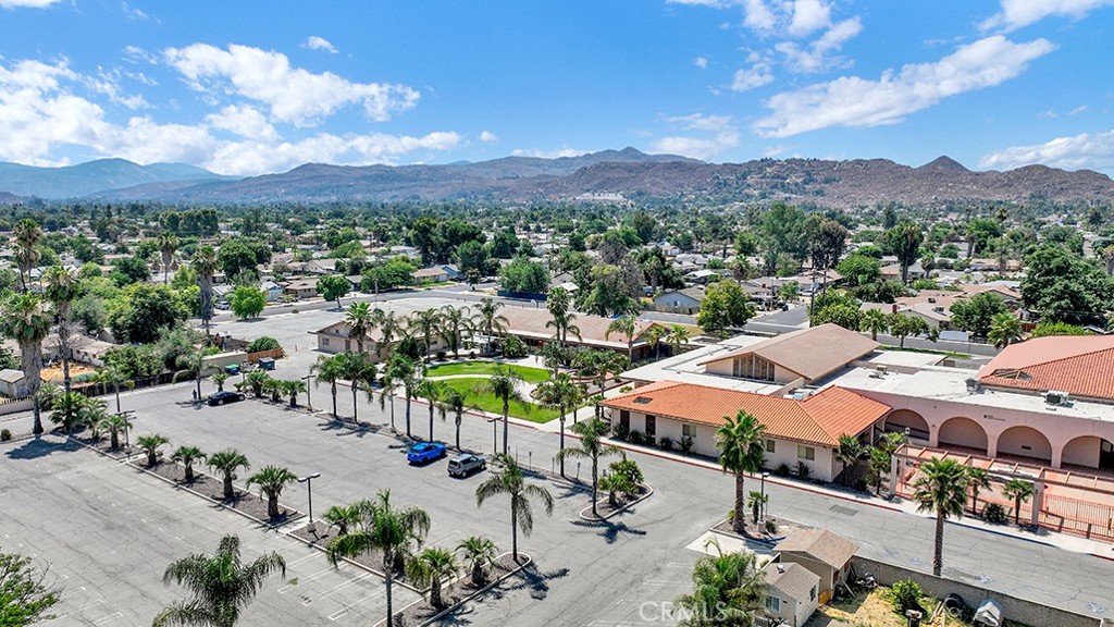 600 E Mayberry Avenue