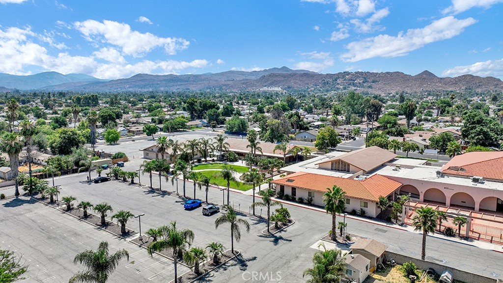 600 E Mayberry Avenue