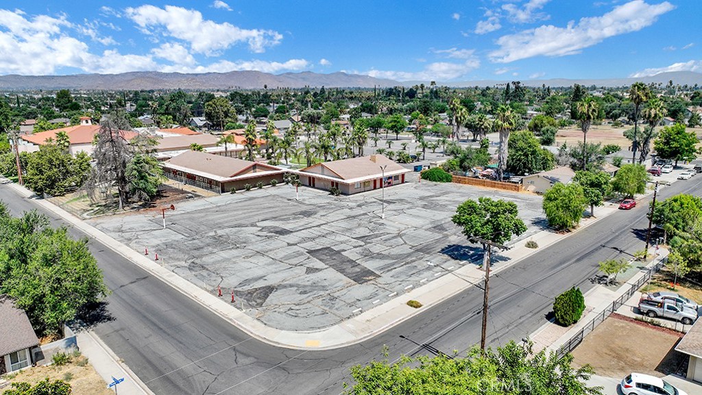 600 E Mayberry Avenue