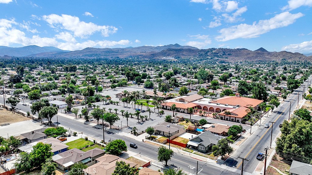 600 E Mayberry Avenue