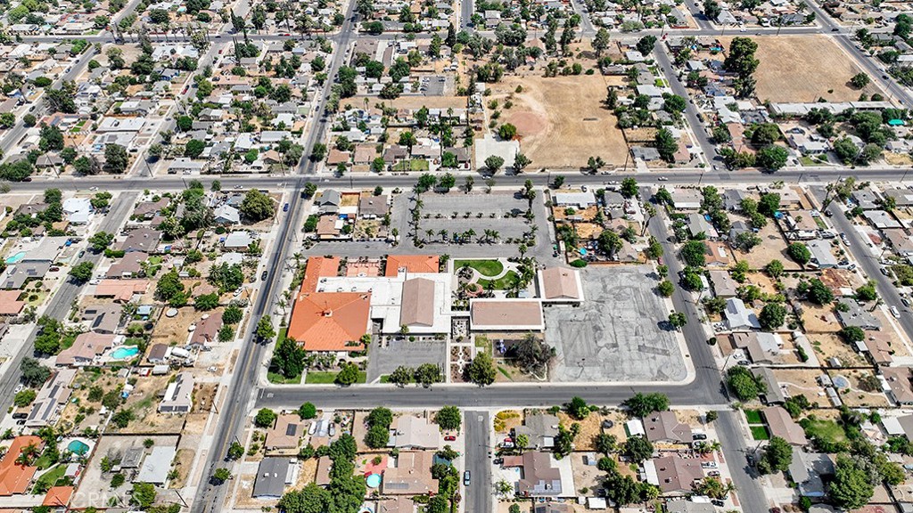 600 E Mayberry Avenue