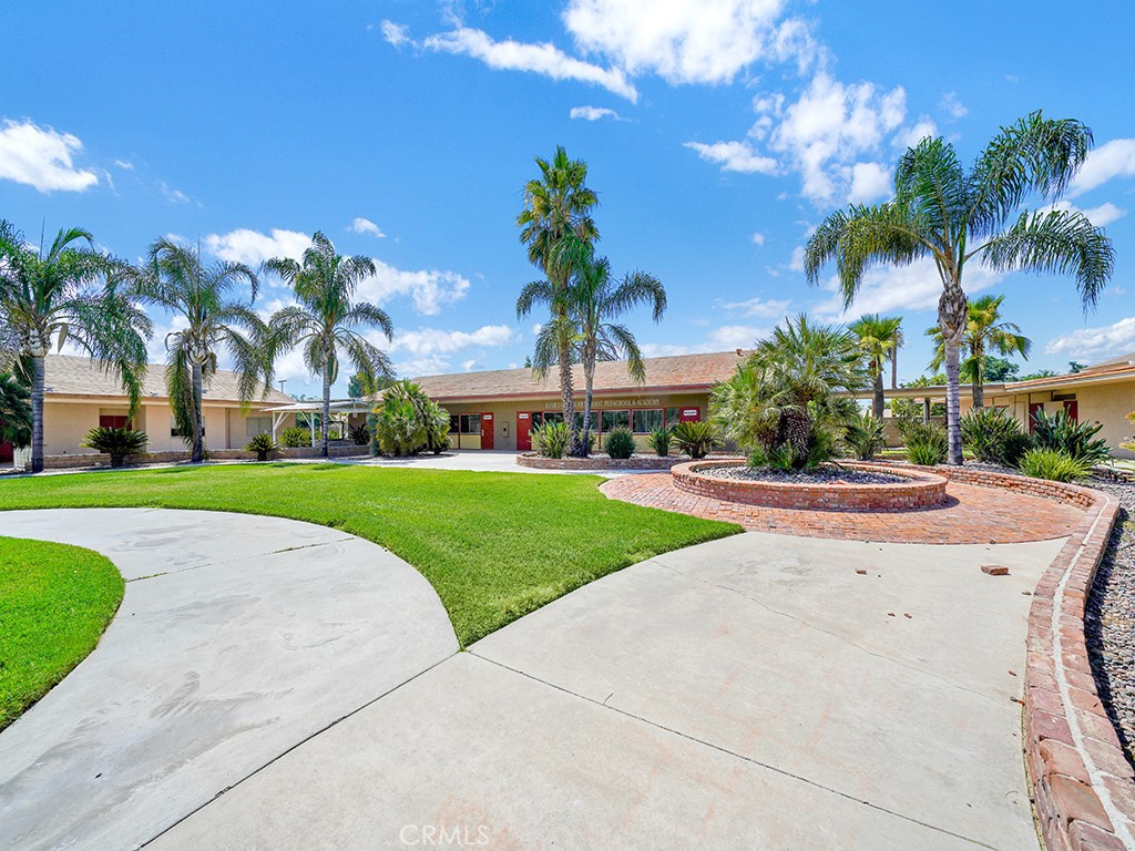 600 E Mayberry Avenue