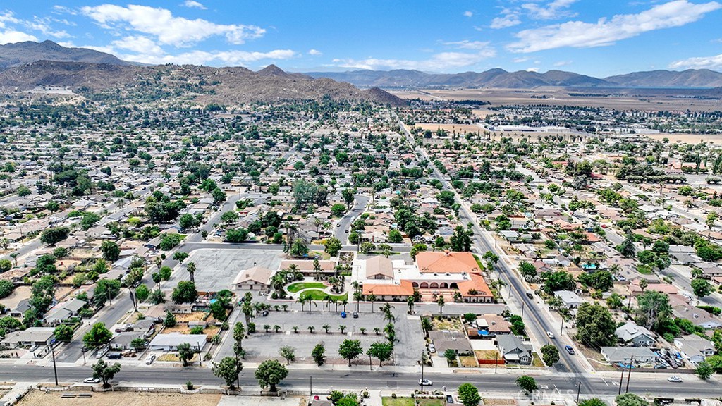 600 E Mayberry Avenue