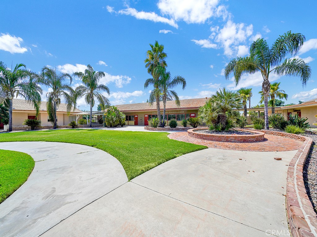 600 E Mayberry Avenue