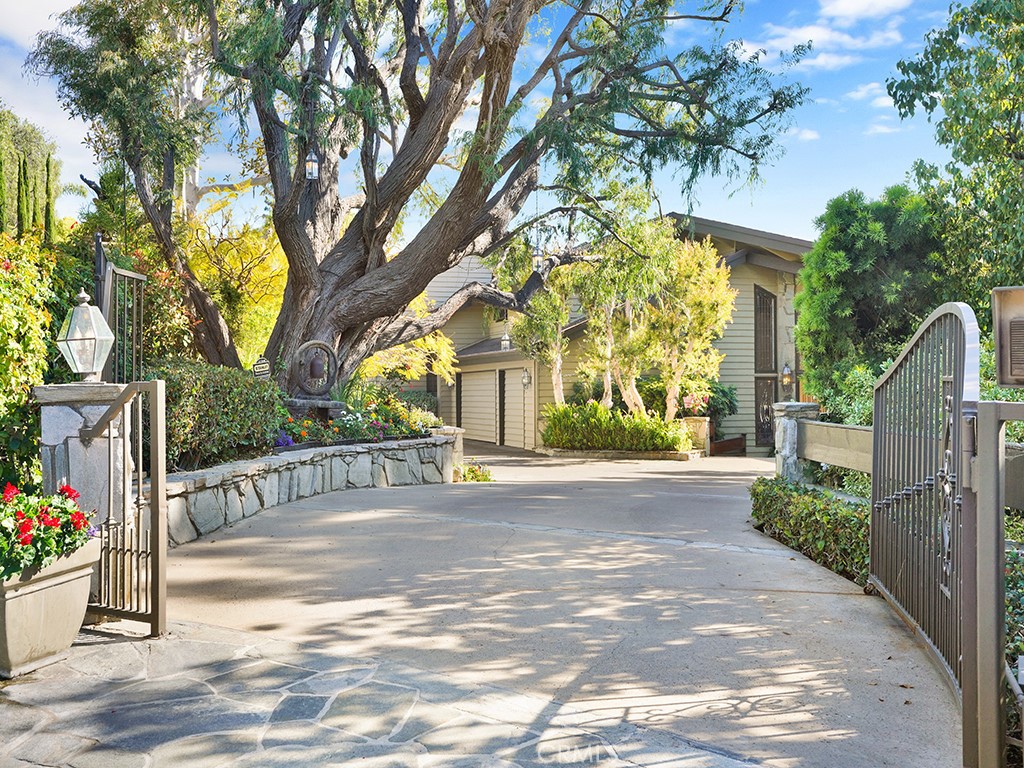 10841 Hideaway Drive