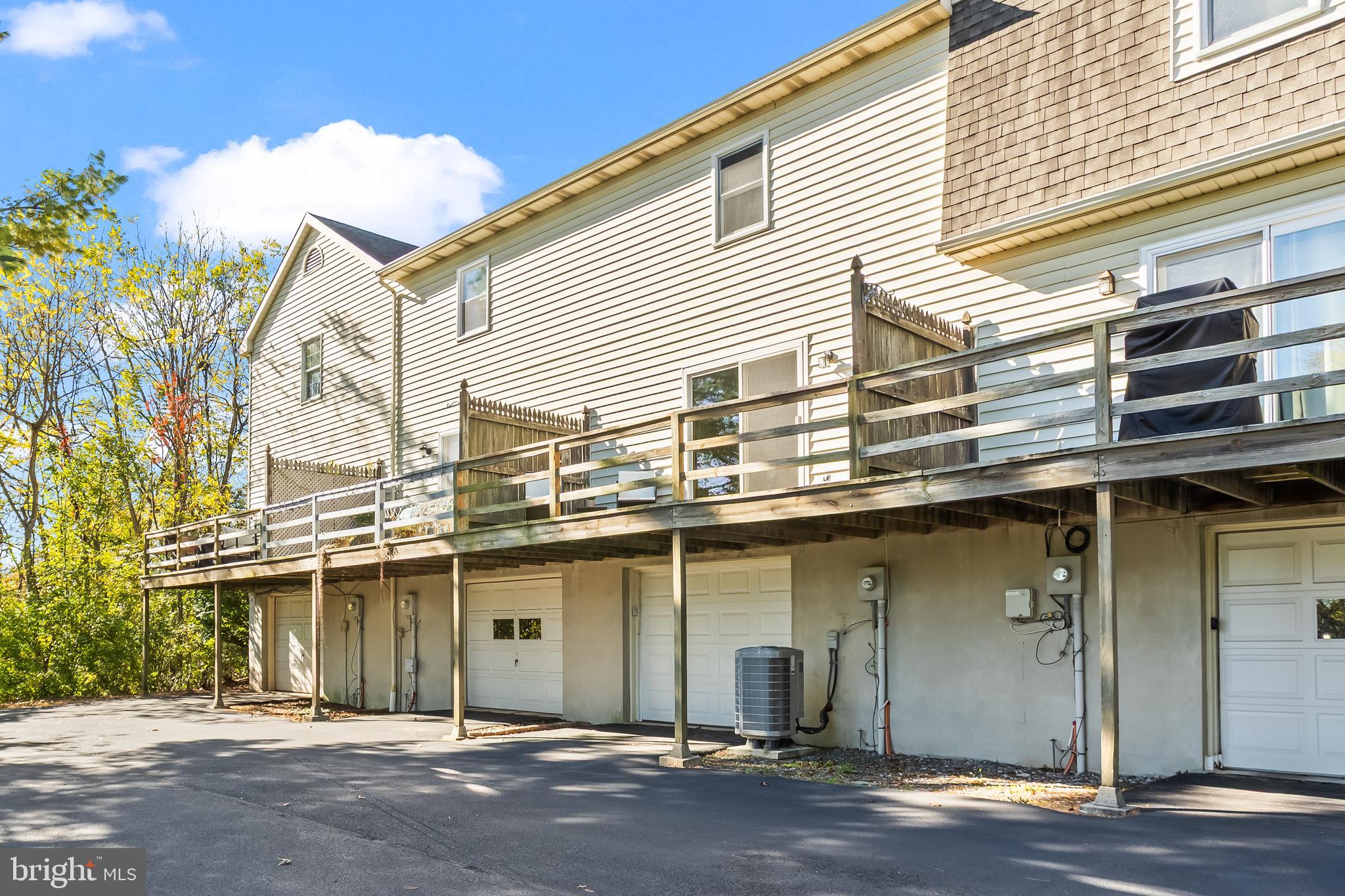 14 GARDEN COURT