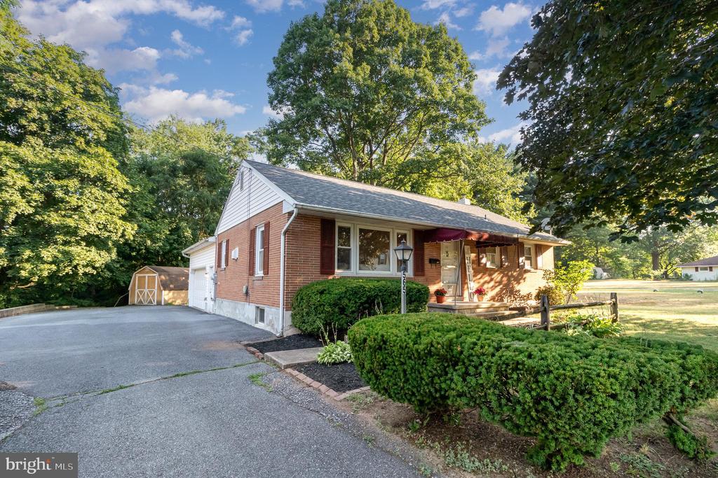 565 HAMPDEN ROAD
