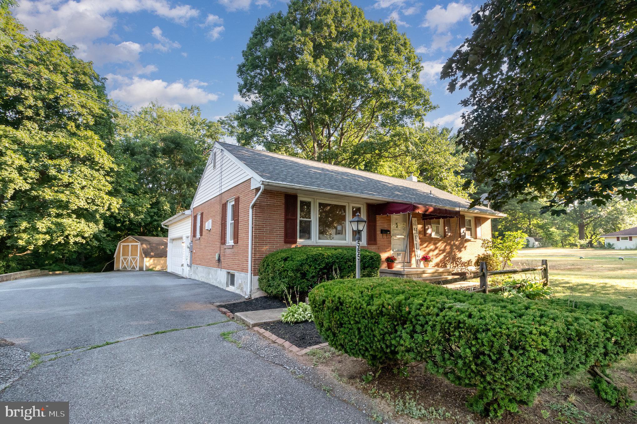 565 HAMPDEN ROAD
