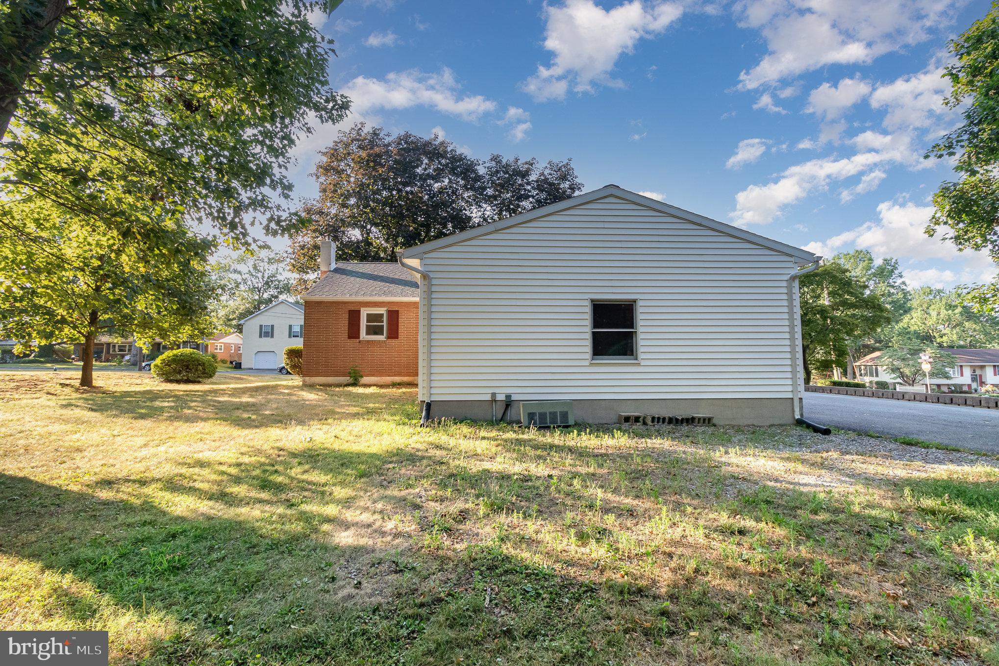 565 HAMPDEN ROAD