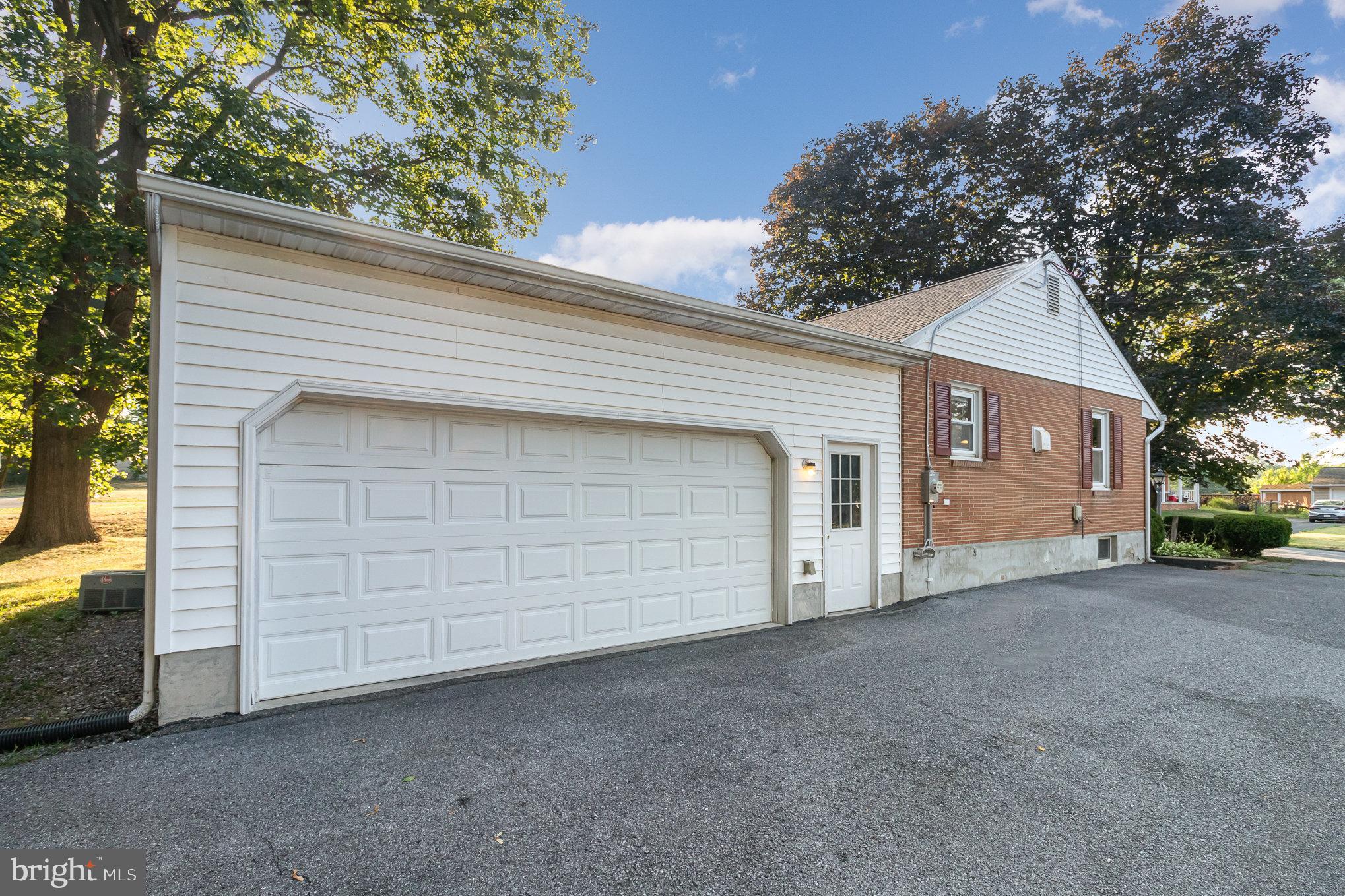 565 HAMPDEN ROAD