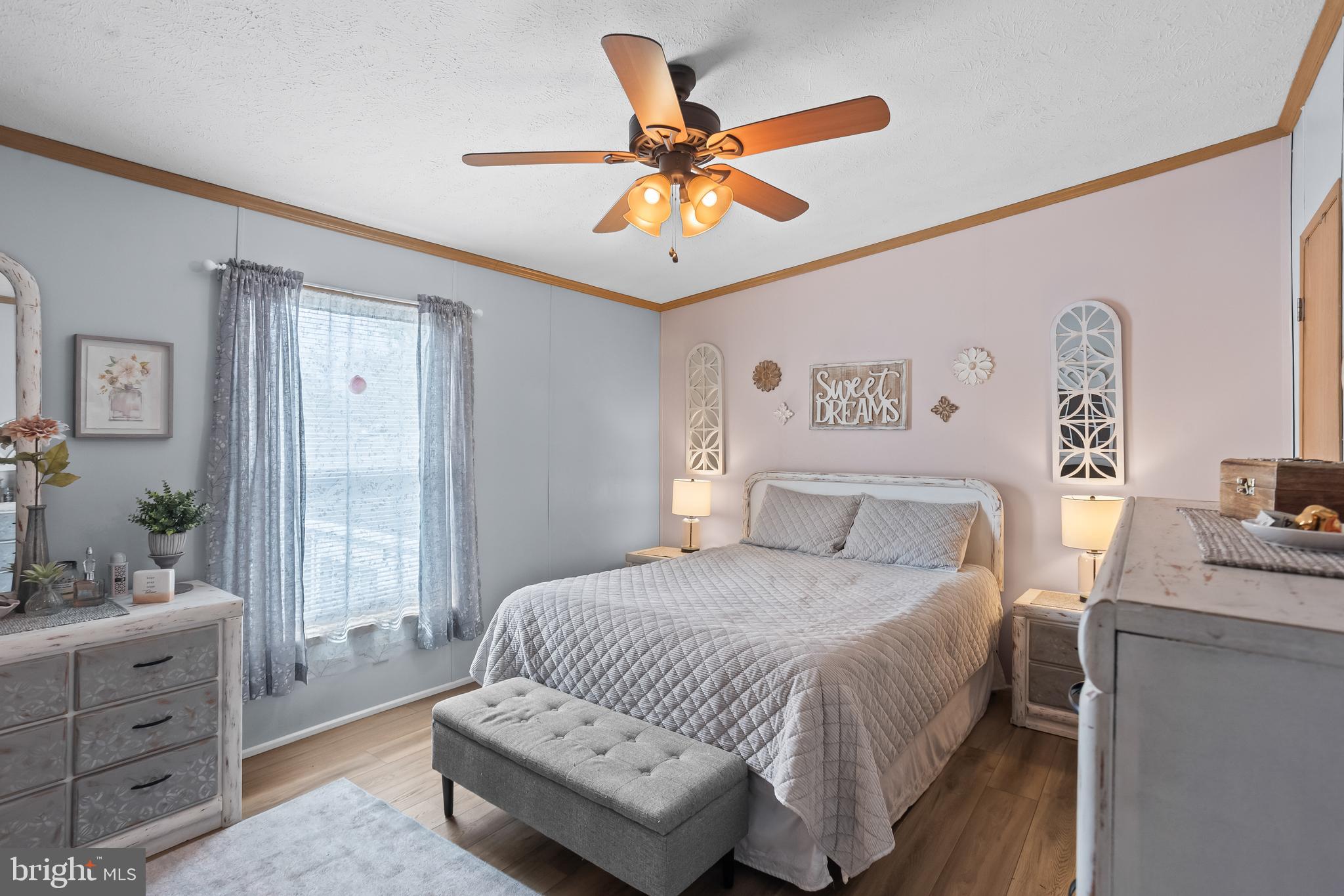 32 STONEHILL PARK