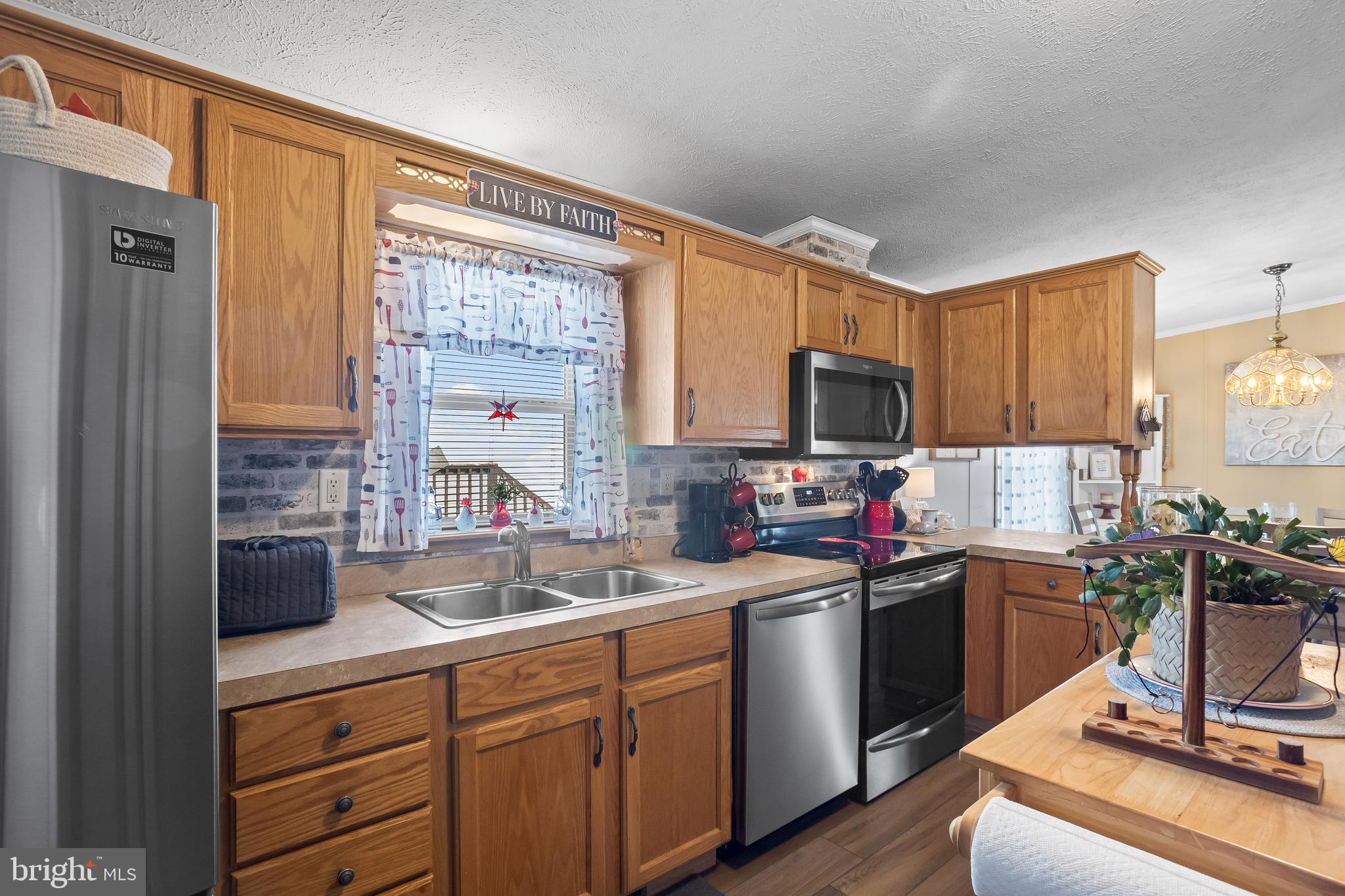 32 STONEHILL PARK