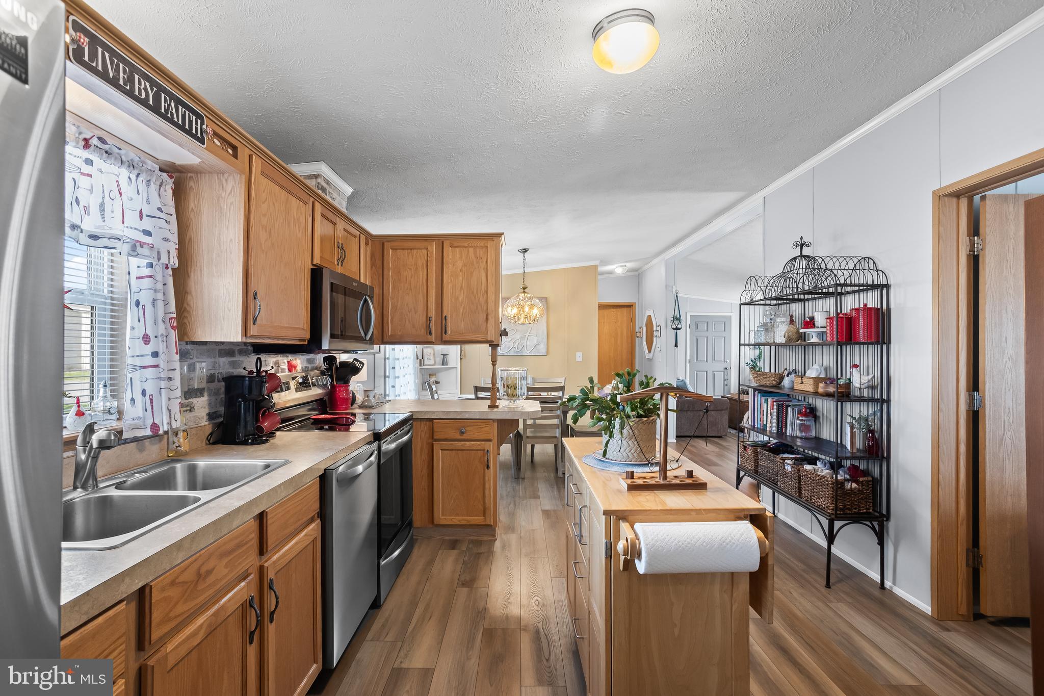 32 STONEHILL PARK