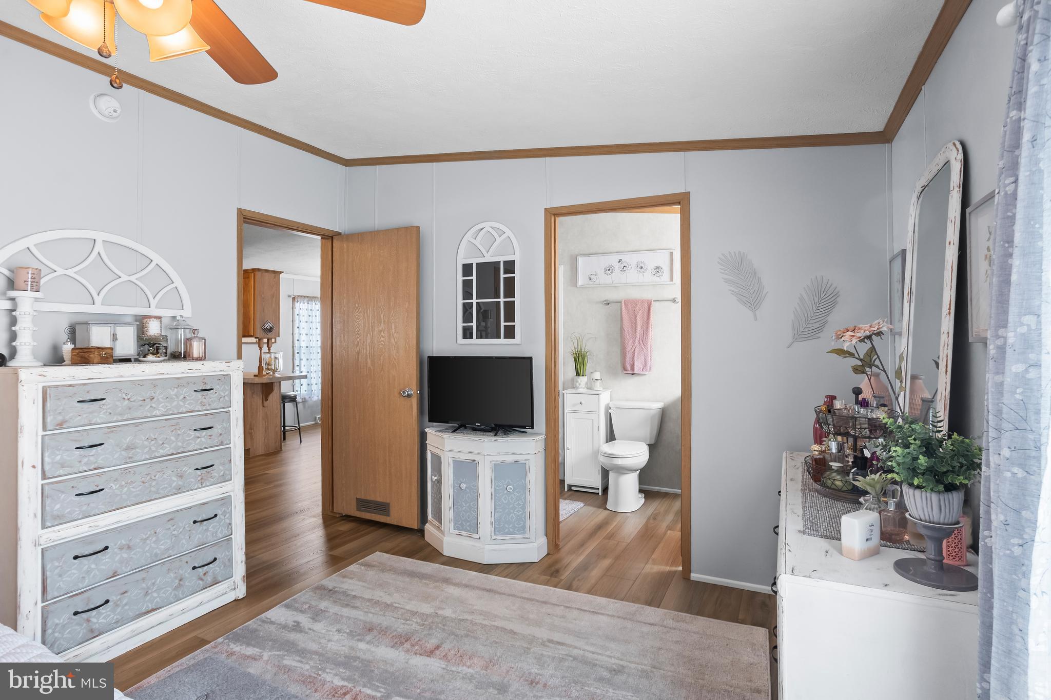 32 STONEHILL PARK