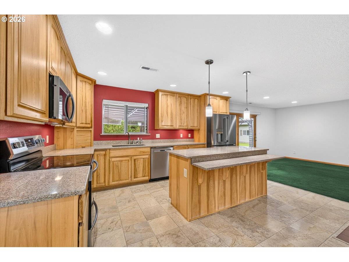 3644 Holly DR