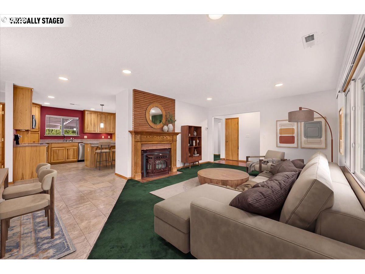 3644 Holly DR