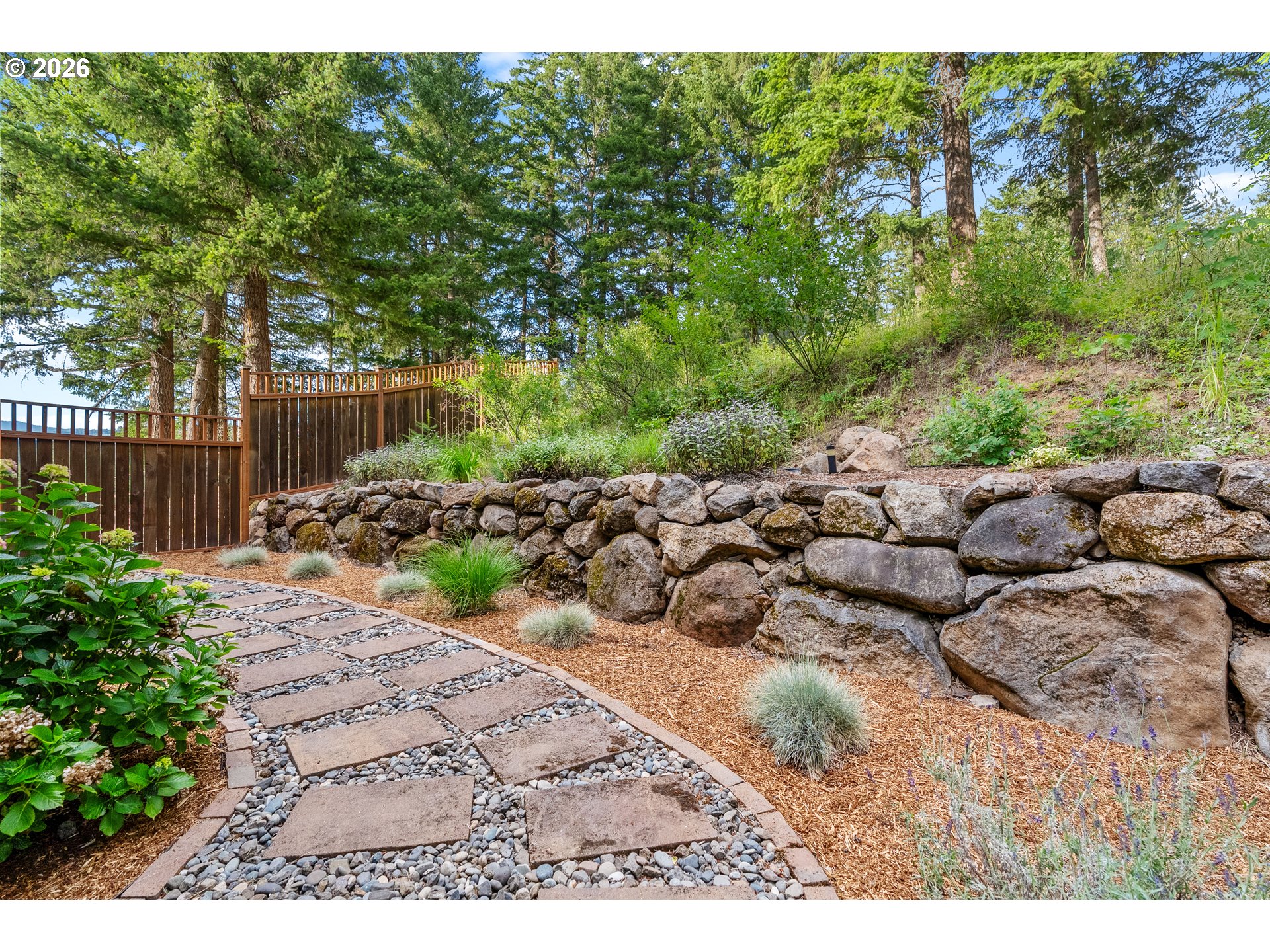 11 Fairway LN