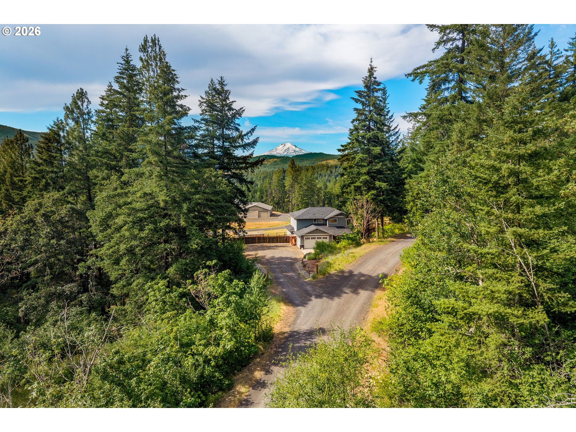 11 Fairway LN