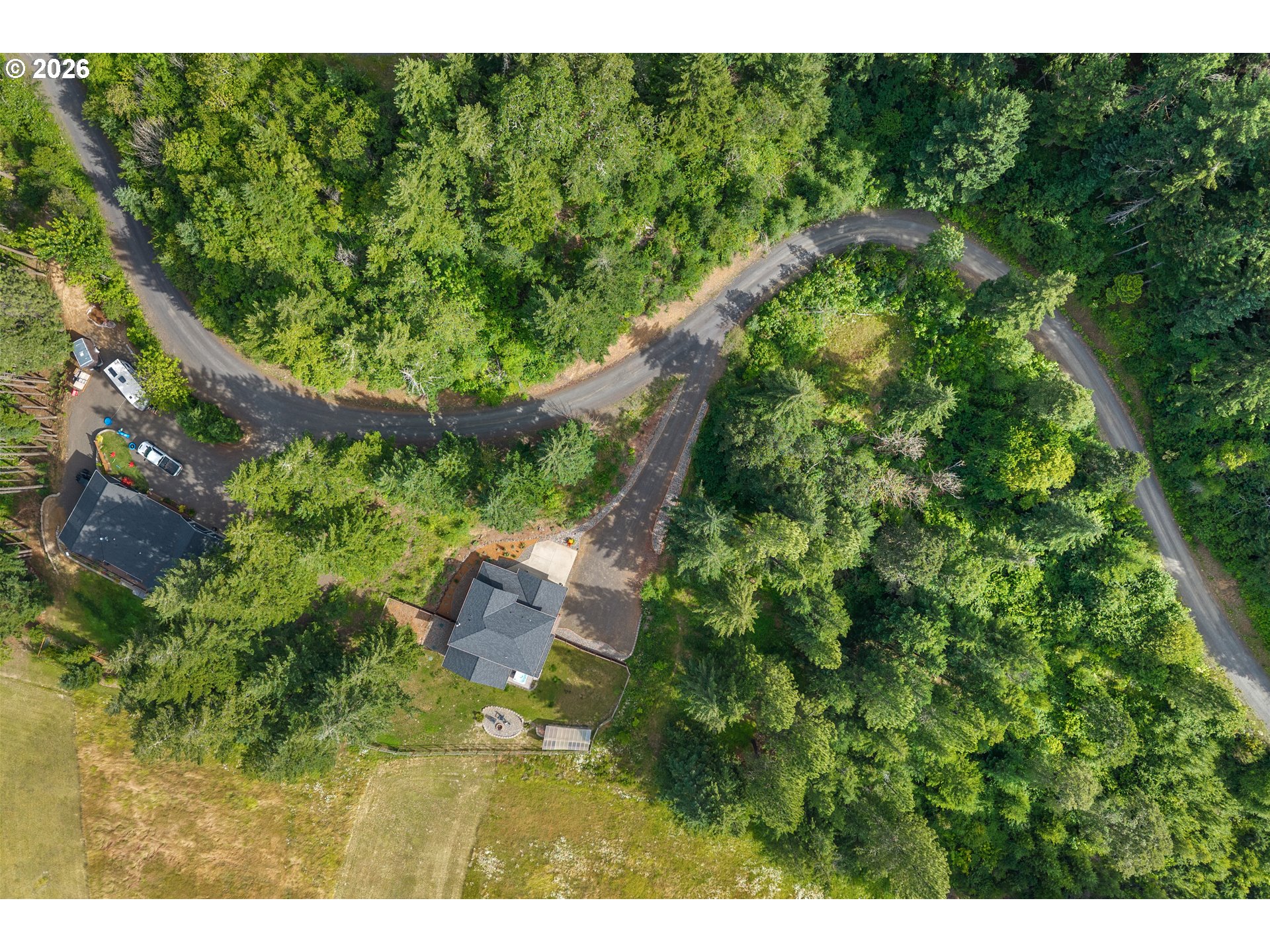 11 Fairway LN