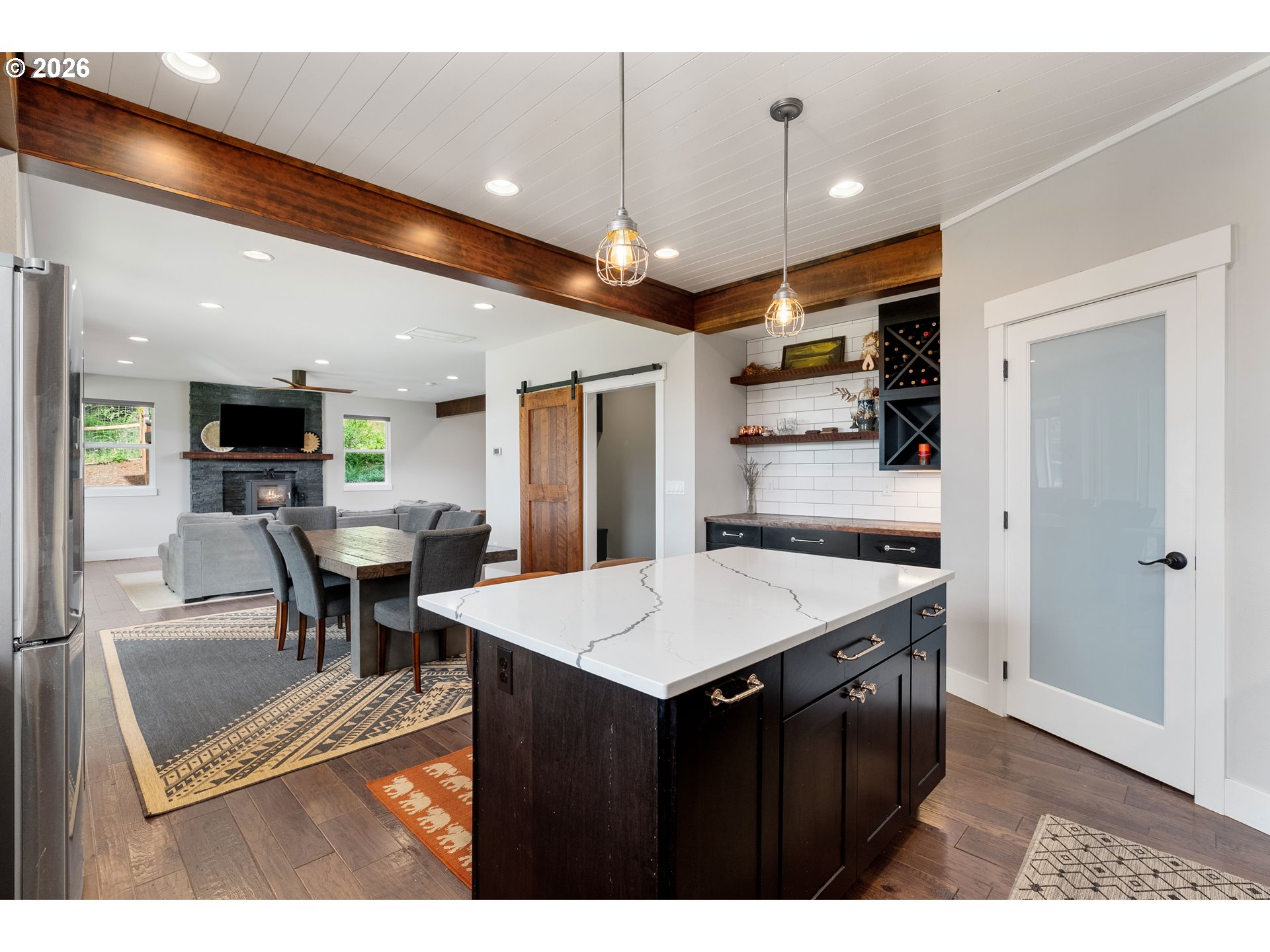 11 Fairway LN