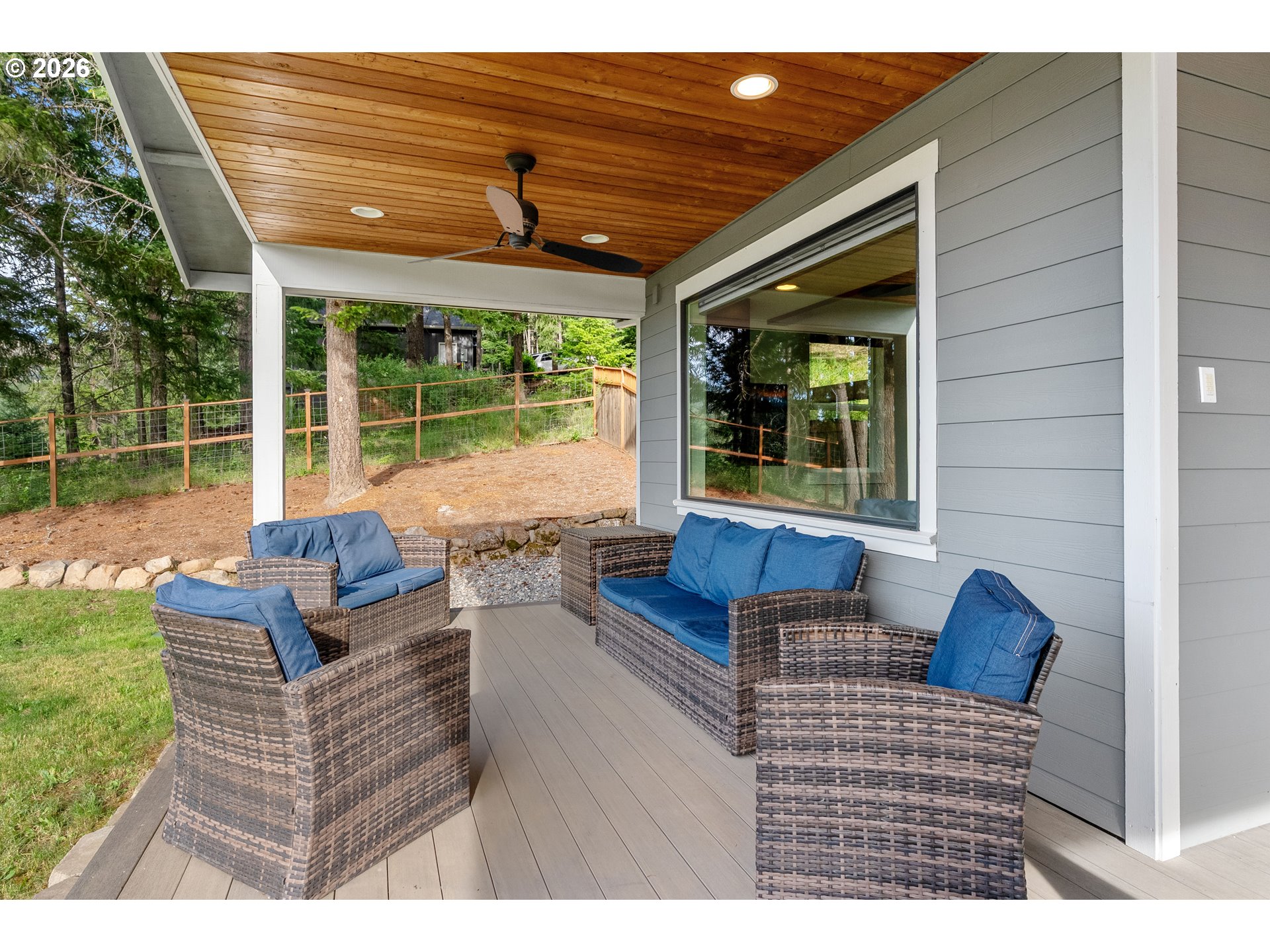 11 Fairway LN