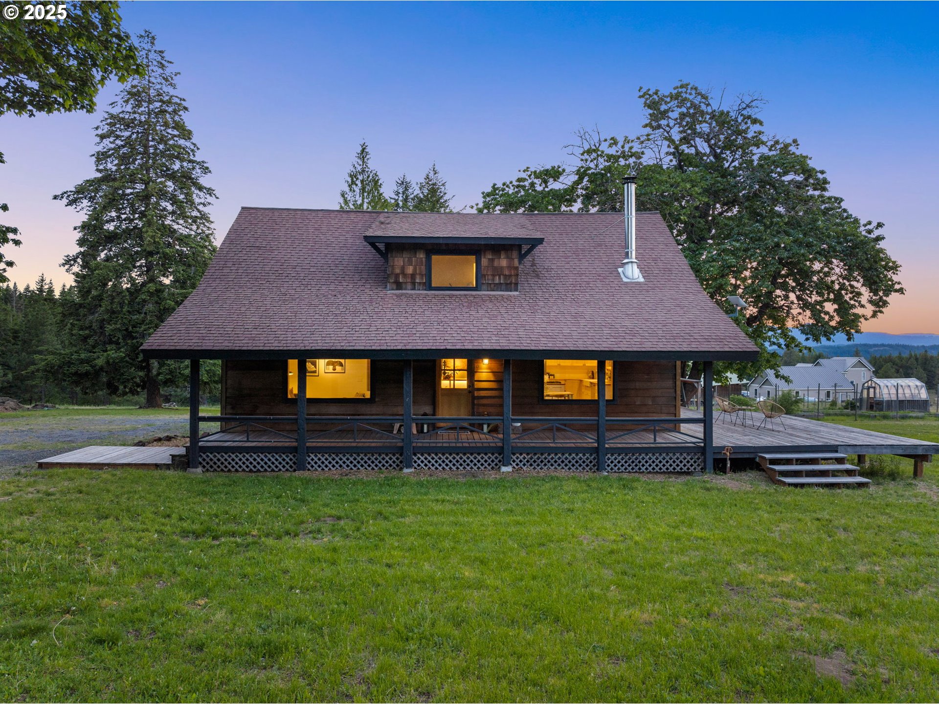 1353 Snowden RD